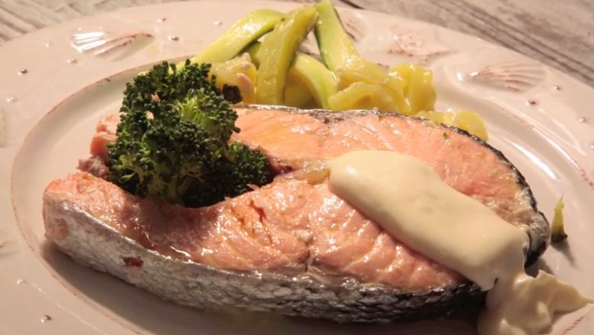 Papillote de Salmón con Salsa Mayonesa Ybarra al Limón