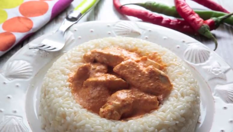 Curry Rojo con Pollo