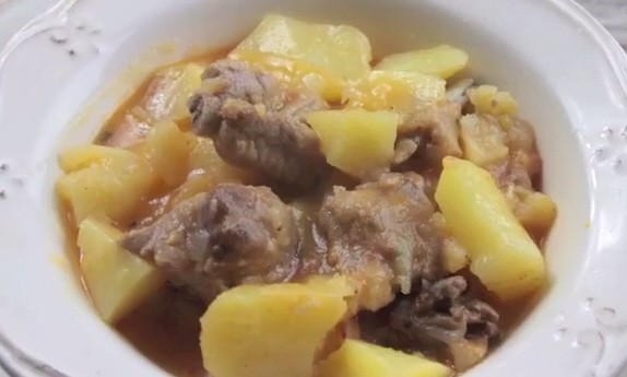 Patatas con Costillas Ibéricas