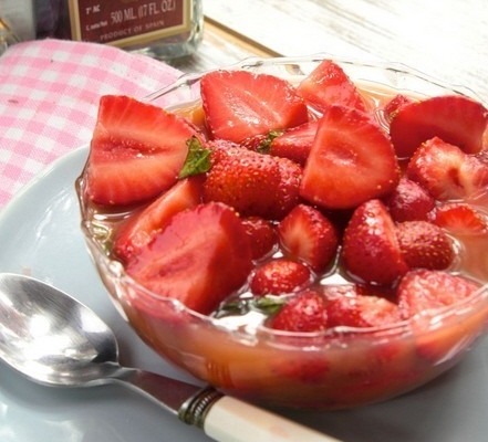 receta Ybarra de fresas con vinagre de jerez y zumo de naranja