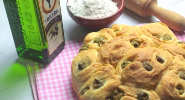 Espirales de Focaccia con Aceitunas Ybarra