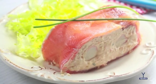 Pastel de Salmón y Salsa Cocktail Ybarra
