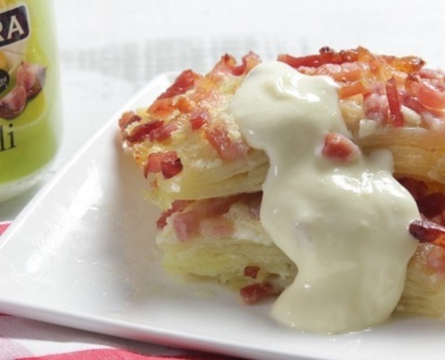 Milhojas de patata y bacon con alioli Ybarra
