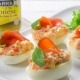 Huevos rellenos de palometa