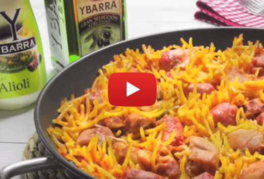Fideuá de pollo y pavo con alioli Ybarra