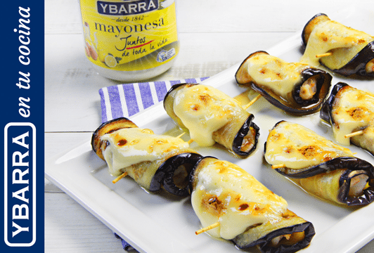 Rollitos de berenjena, langostinos y mayonesa