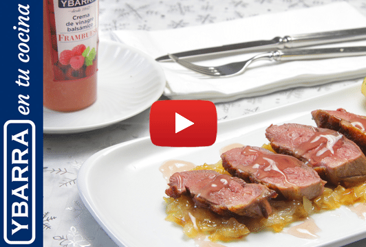 Magret de pato a la crema de frambuesa