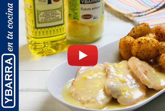 Pechugas de pollo al limón con patatas Ybarra asadas