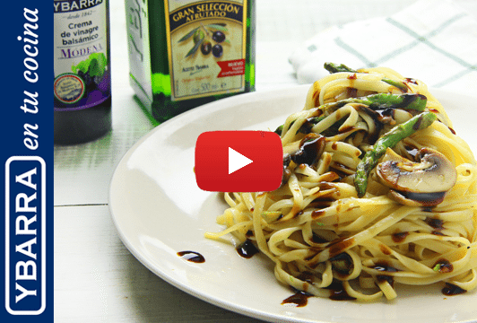 Tagliatelle con verduras y crema de vinagre balsámico Módena Ybarra