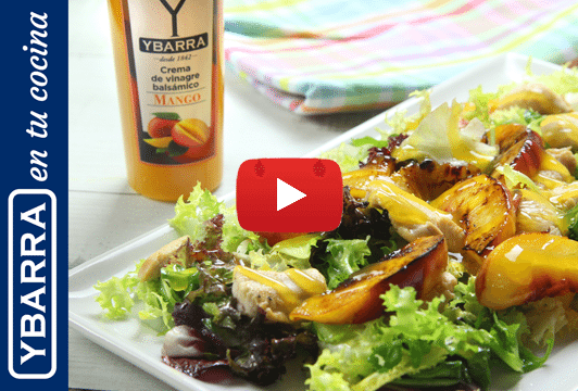Ensalada de pollo y nectarinas al balsámico de mango Ybarra