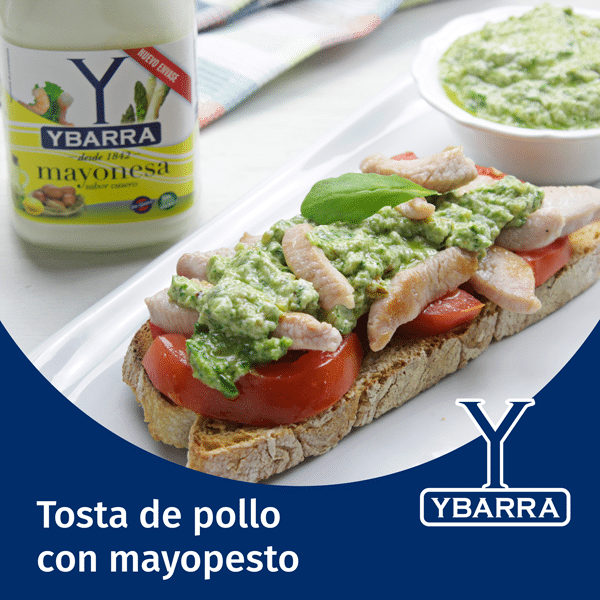 Tosta de pollo con mayopesto de rúcula y nueces