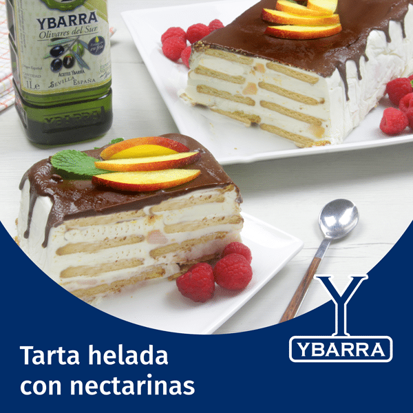 Tarta helada con nectarinas