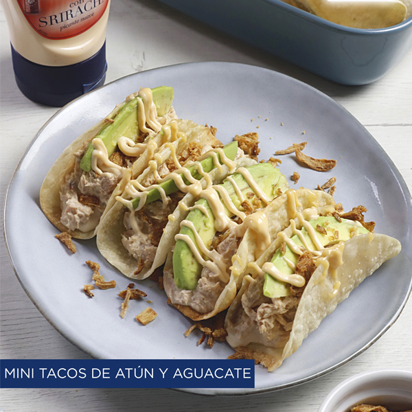 Mini tacos de atún y aguacates