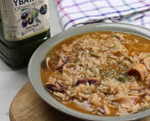 arroz caldoso con chipirones y chirlas