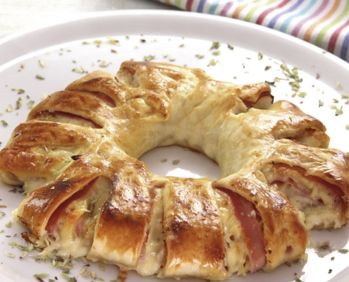recetas ybarra corona de hojaldre rellena de jamon york y queso