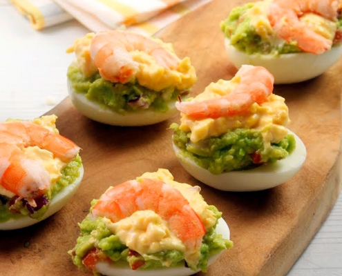 recetas ybarra huevos rellenos de guacamole, langostinos y mayonesa