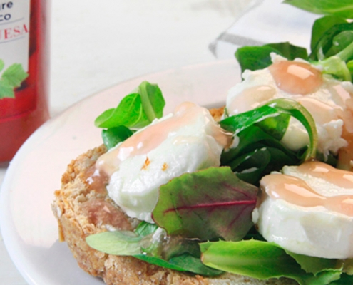 recetas ybarra tosta de queso de cabra con crema de vinagre de frambuesa