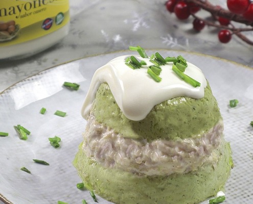 flan de aguacate, atún y mayonesa