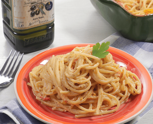 Espaguetis con queso feta