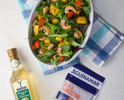 Ensalada de langostinos y mango