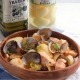 Cazuela de patatas, salmón y almejas
