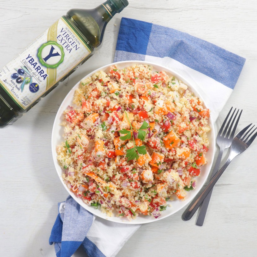Ensalada de cuscús con palitos de surimi al limón