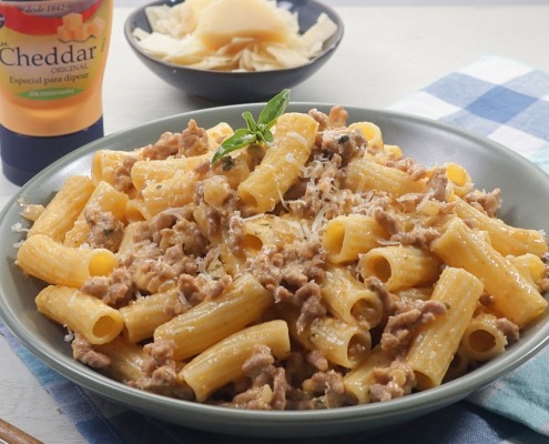 Rigatoni con carne a la salsa Cheddar Ybarra